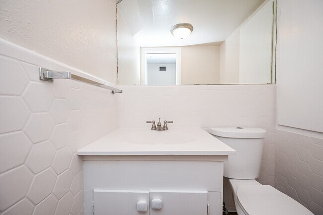 Building Photo - 4723 Merwin St