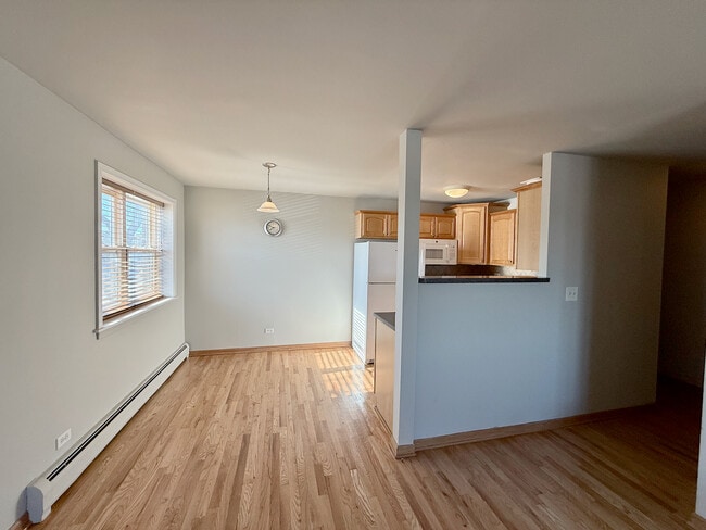 Building Photo - 4600 N Cumberland Ave