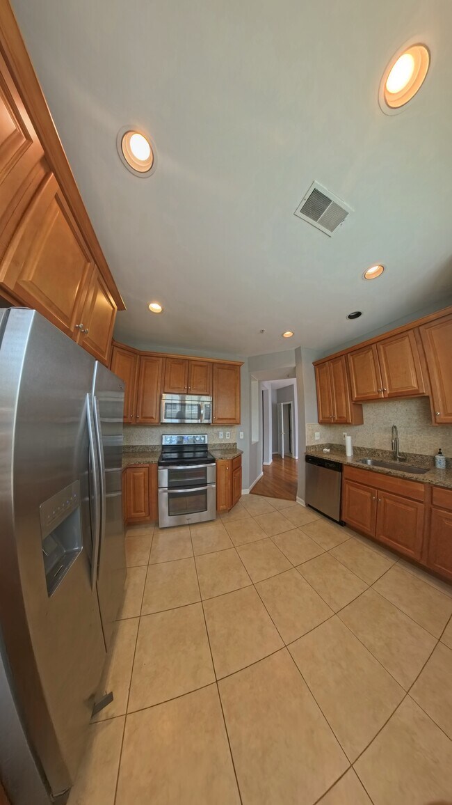 Building Photo - 7021 Haycock Rd