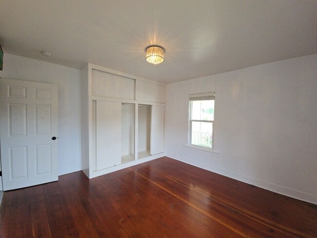 Building Photo - Beautifully remodeled 2BD/1BA Scotia home