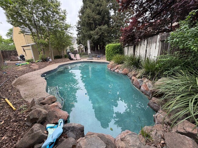 Building Photo - Remodeled 4-Bed Home with Pool in Charming Laguna West, Elk Grove Available now- Photos COMING SOON!