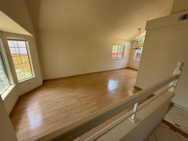 Building Photo - 581 Hellyer Ave