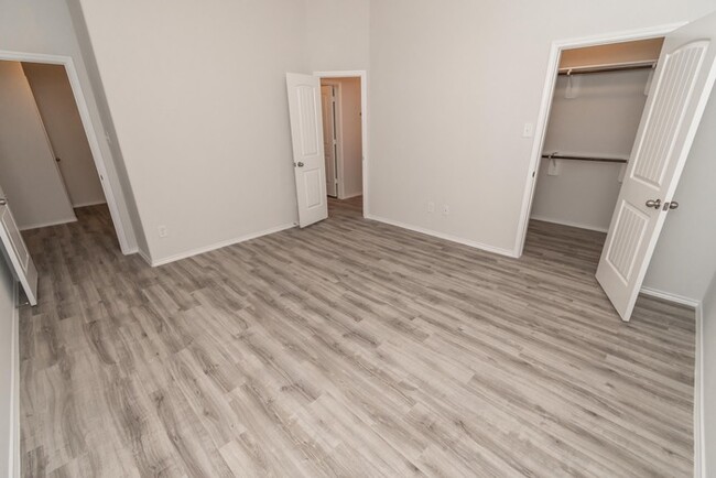 Building Photo - 5607 Cobark Creek Trl