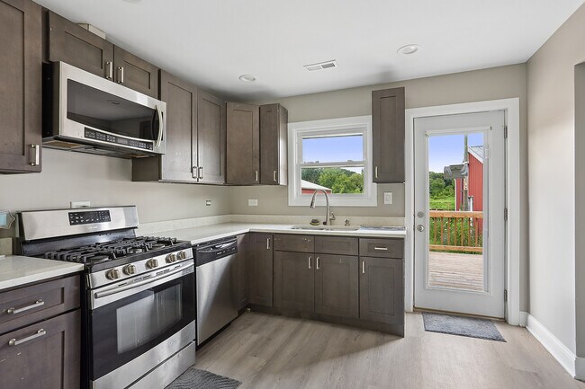 Building Photo - 15428 W 147th St