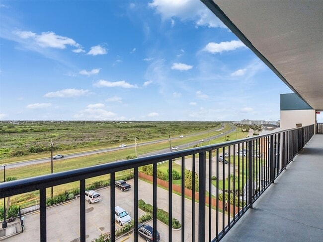 Building Photo - 11945 Termini-San Luis Pass Rd