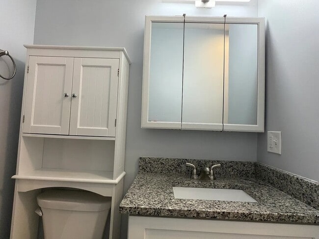 Building Photo - 3 Cohasset St