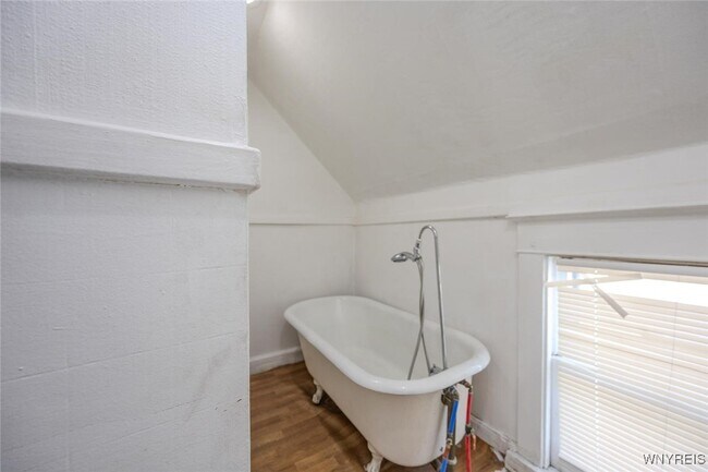 Building Photo - 2146 Genesee St