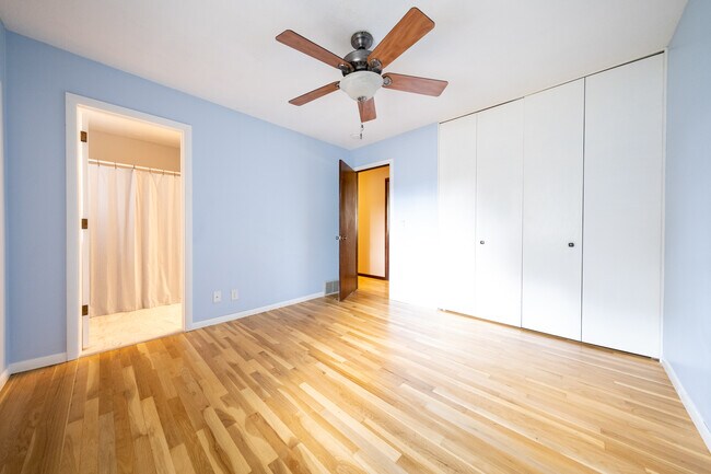 Building Photo - 13784 Fairlawn Ave