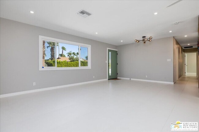 Building Photo - 505 E Molino Rd