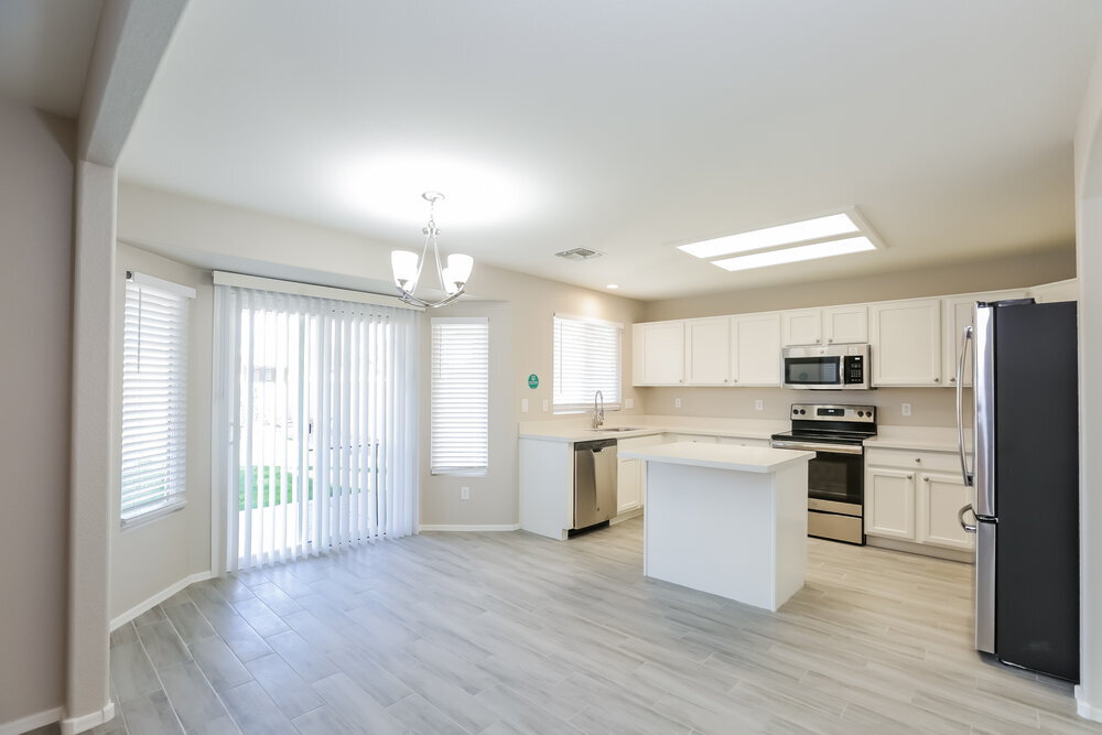 Building Photo - 13042 W Monterey Way
