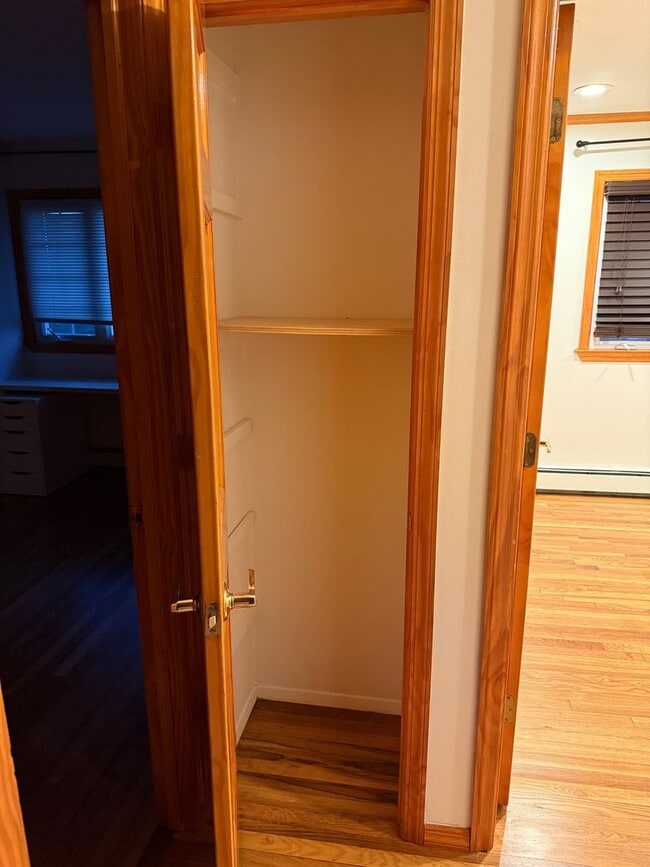 Building Photo - Charming 3BR apartment in East Meadow