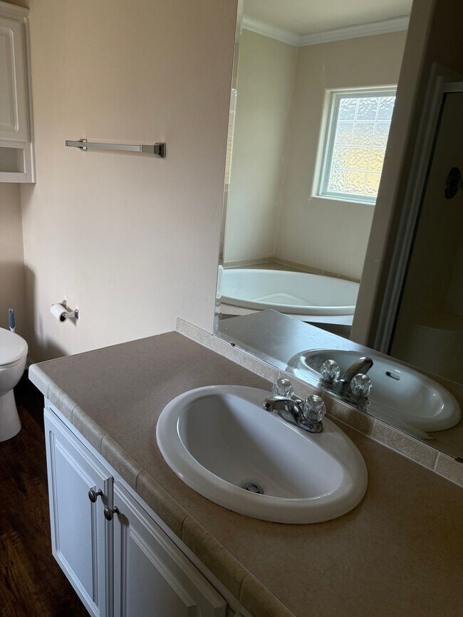 Building Photo - Charming 3BR House in Baton Rouge