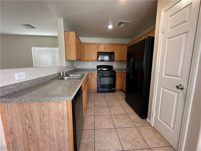 Building Photo - 5926 Mahogany Mountain Dr