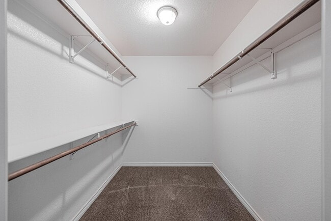 Building Photo - 1121 Laredo Dr