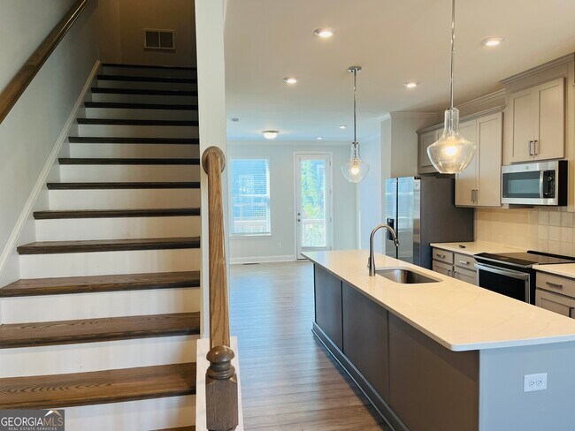 Building Photo - 2638 Creekside Dr NW