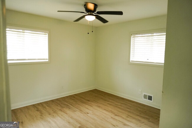 Building Photo - 1875 Dunlap Ave