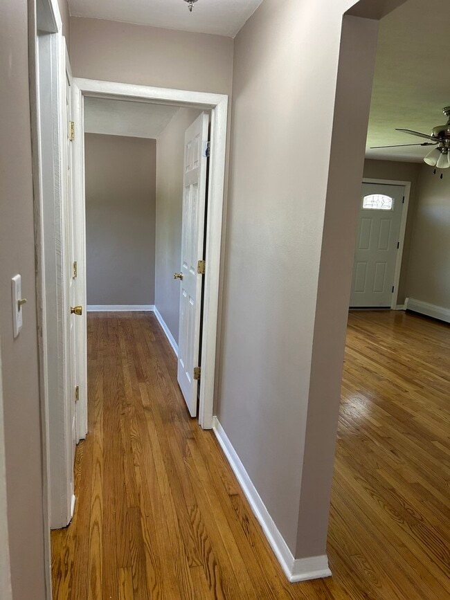 Building Photo - 208 Walter Dr