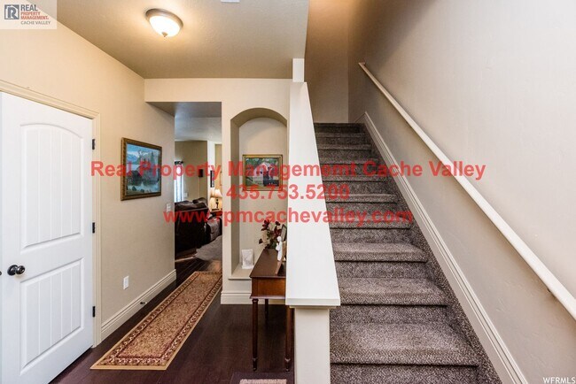 Building Photo - 144 E 745 S