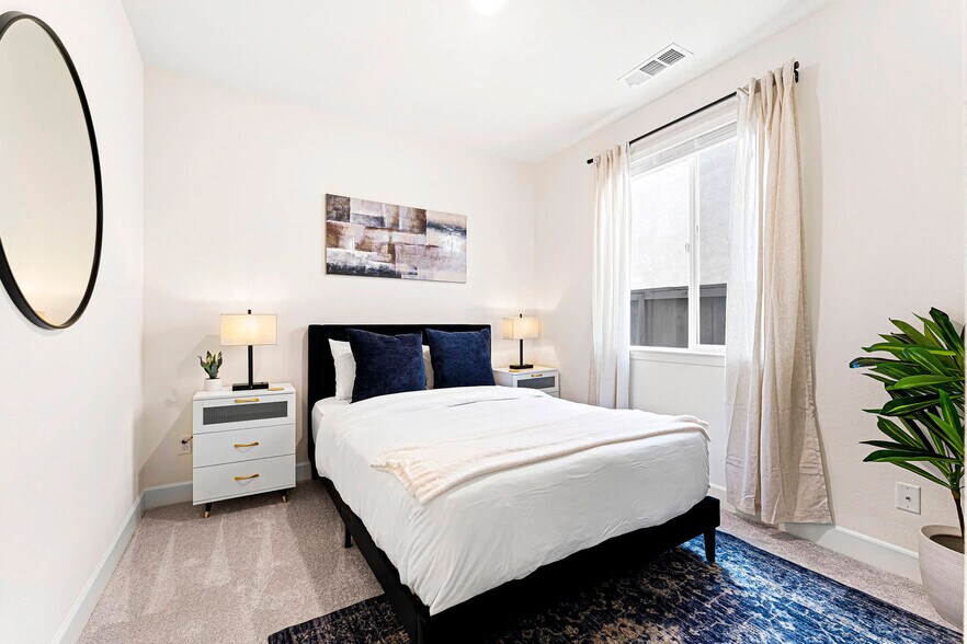 Building Photo - 2021 Maradona Dr