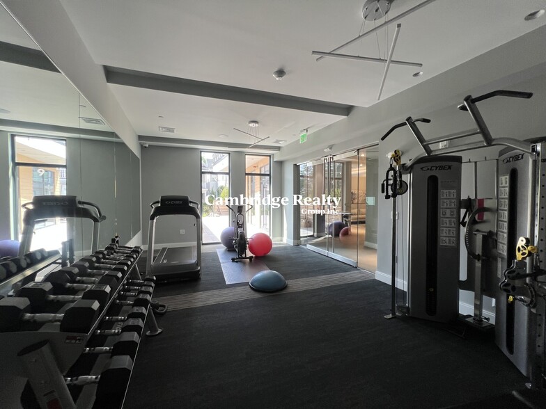 Building Photo - 12 Central St