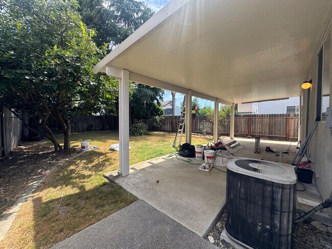Building Photo - Beautiful 4BD, 2.5BA Home in a Great Location!