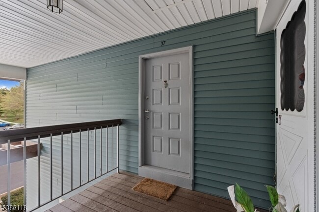 Building Photo - 37 Eton Way