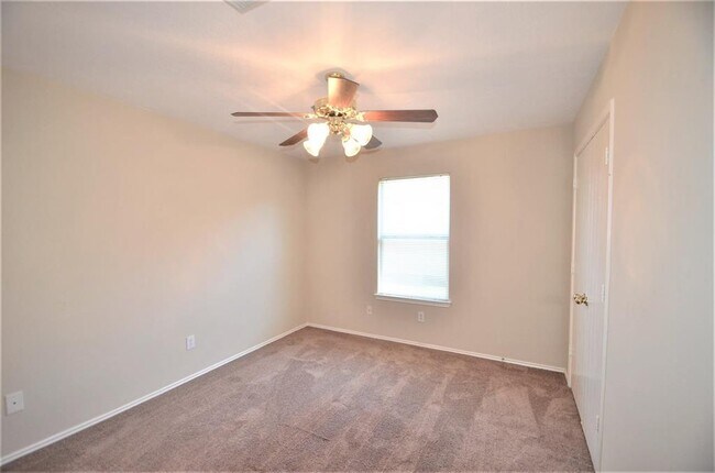 Building Photo - 4915 Winding View Ln