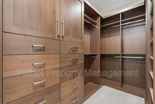 Building Photo - 7347 E Vista Bonita Dr