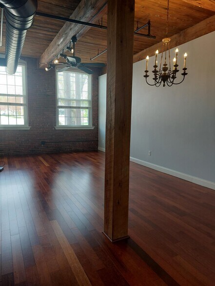 Building Photo - 66 Landing Ln