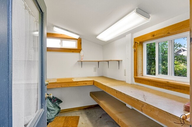 Building Photo - Charming 2-Bedroom Home with Stunning Wate...