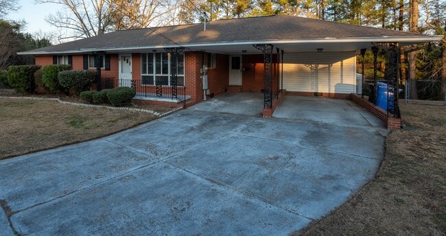 Building Photo - 3BD 2Bath