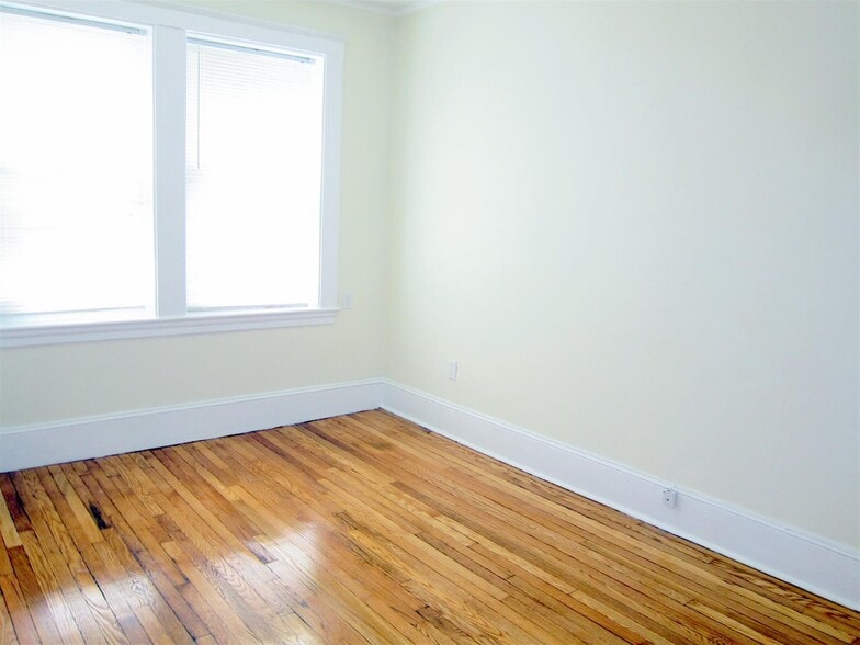 Building Photo - 163 Summer St