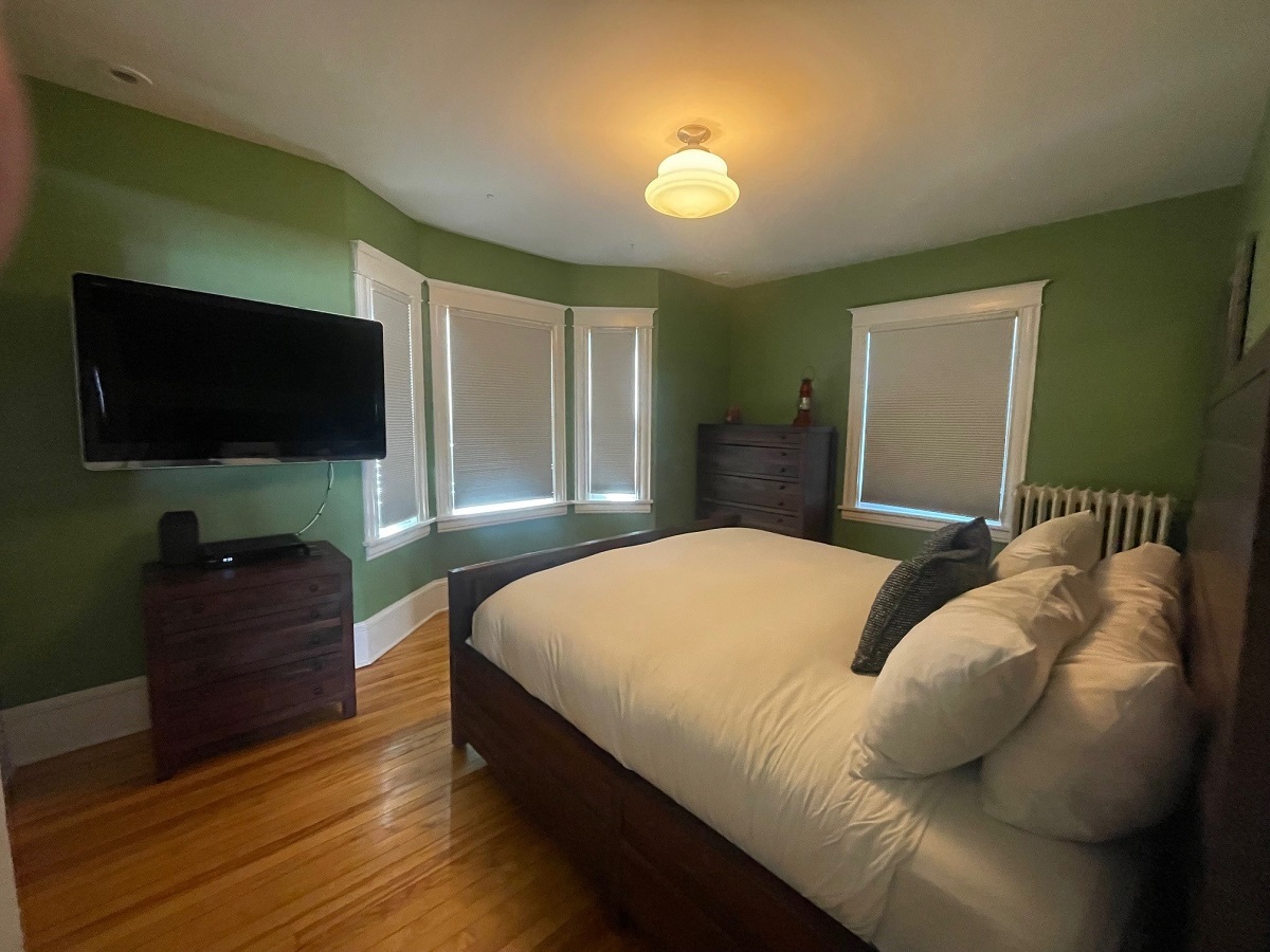 Building Photo - 4453 York Ave S