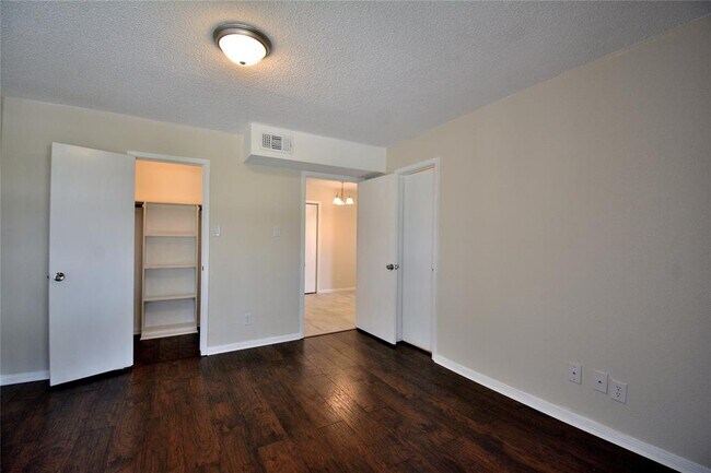 Building Photo - 1500 Bay Area Blvd