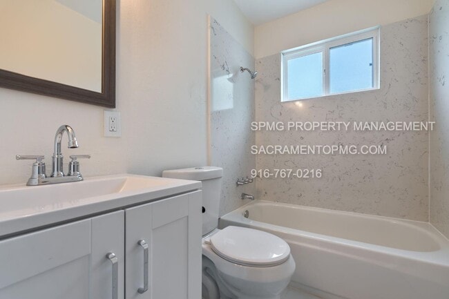 Building Photo - 8225 Zenith Dr