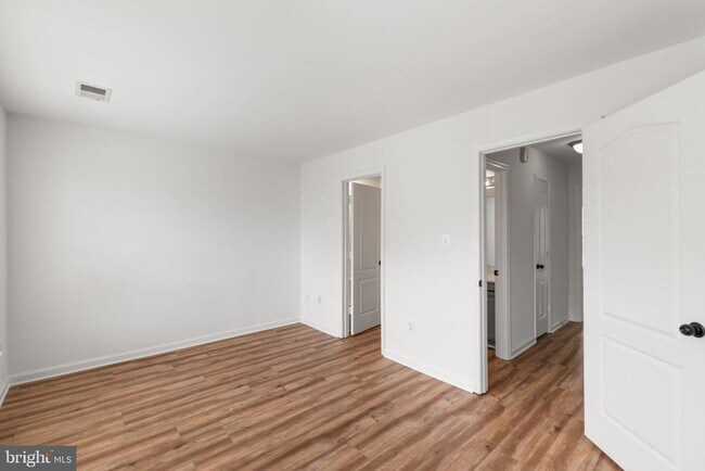 Building Photo - 2372 Woodland Pond Ln