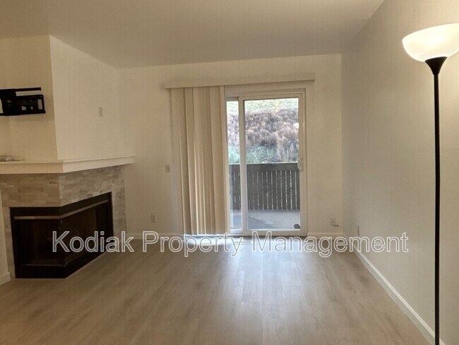 Building Photo - 9175 S Jefferson Pl