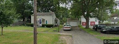 Building Photo - 206 Balsam St