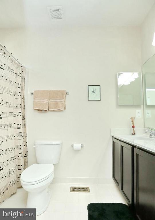 Building Photo - 35 Derby Dr