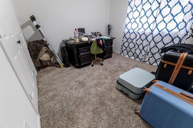 Building Photo - 916 Clover Hill Ln