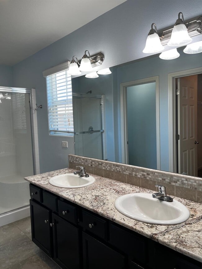 Building Photo - 7037 N Creative Dr