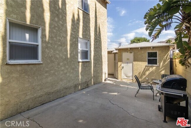 Building Photo - 2334 Keeler St