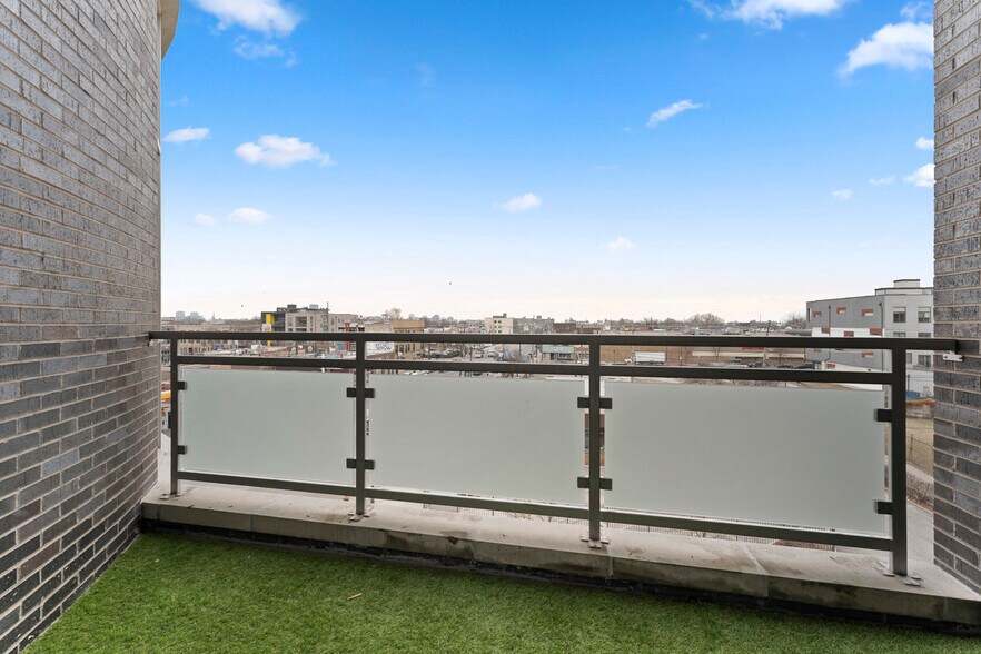 Building Photo - 2408 W Rice St