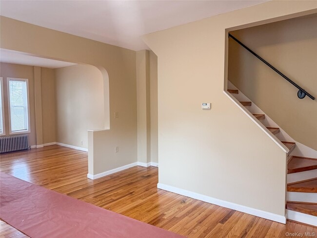 Building Photo - 2-4 Elm Pl