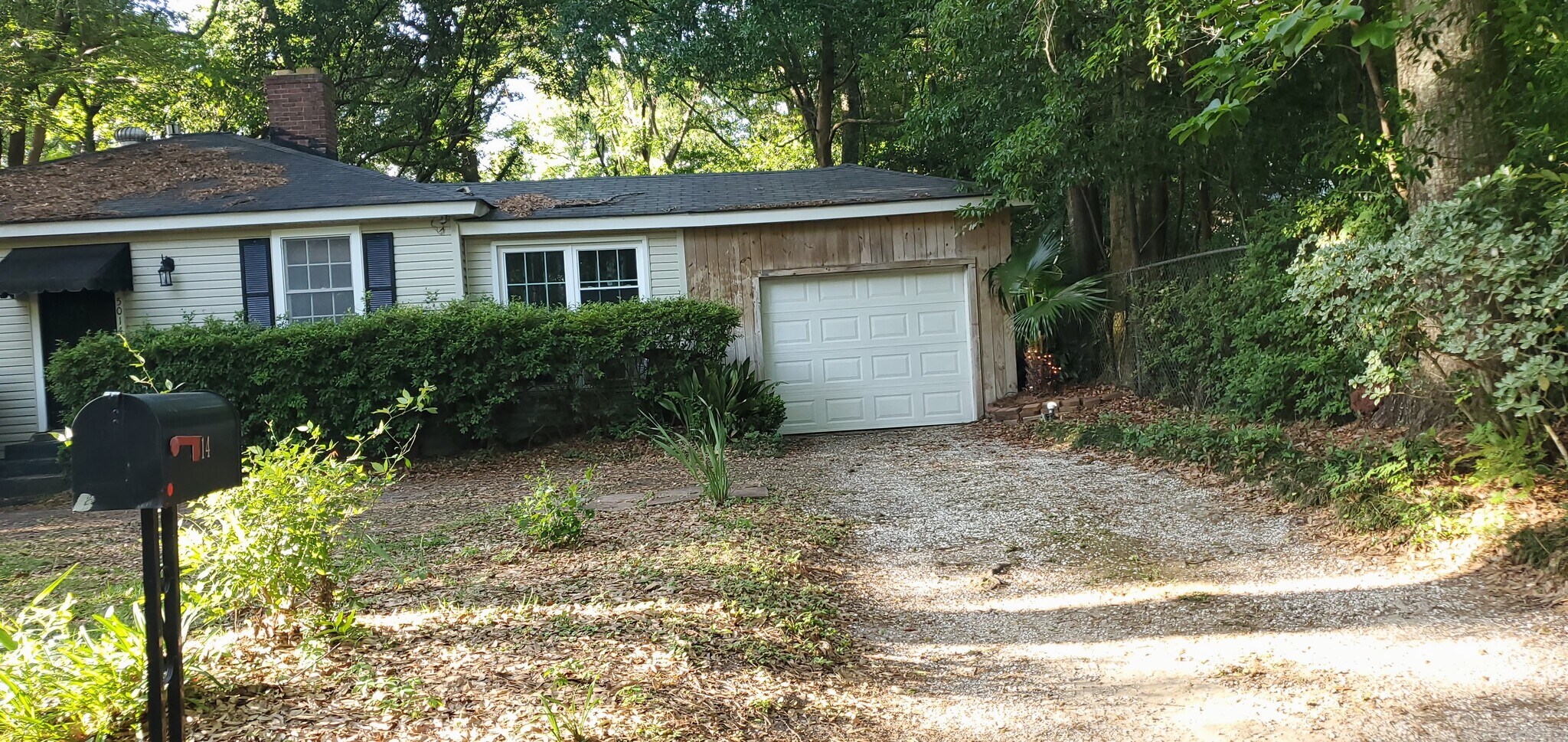Electric garage. The property is in the back of the garage. - 5014 Hillwood Cir S