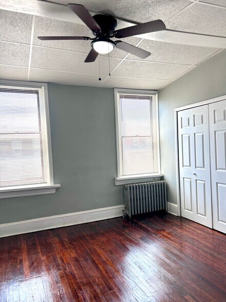 Building Photo - 915 N 66th St