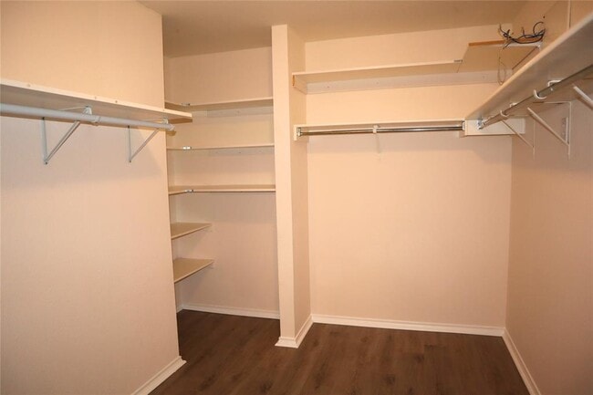 Building Photo - 209 Sunny Brook Dr