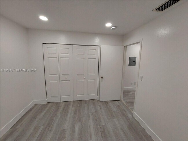 Building Photo - 2319 Johnson St