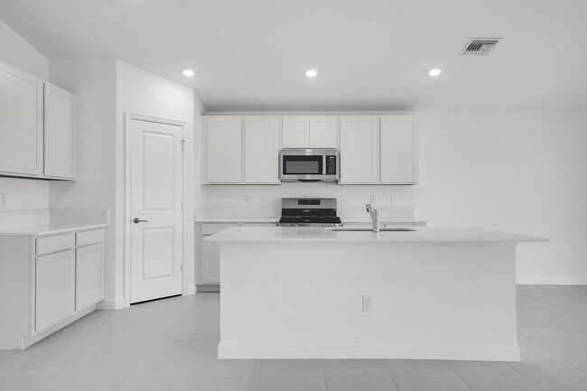 Building Photo - 6394 Windwood Wy