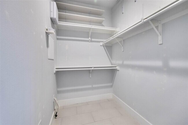Building Photo - 1311 Justin Ln